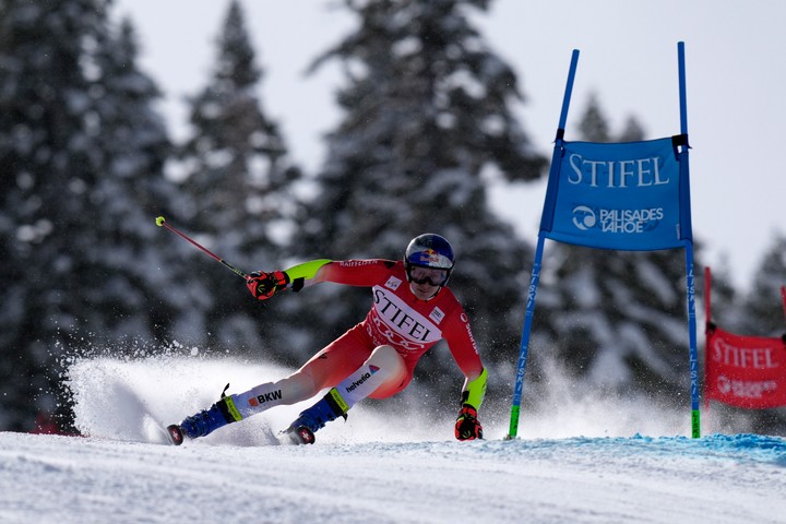 Schwarz prvýkrát v kariére vyhral obrovský slalom. V nedeľu naživo slalom